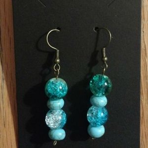 Pretty Earrings - Turquoise 💙💚💙 Glass Bead